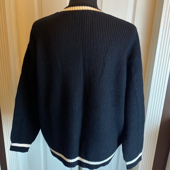 Black and White Cardigan Sweater V-Neck Button Front Closure sz XL. NWOT - Picture 5 of 7